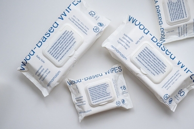 【第20回キッズデザイン賞受賞】「Wood-Based WIPES」60枚入り(自宅用)と18枚入り(携帯用)