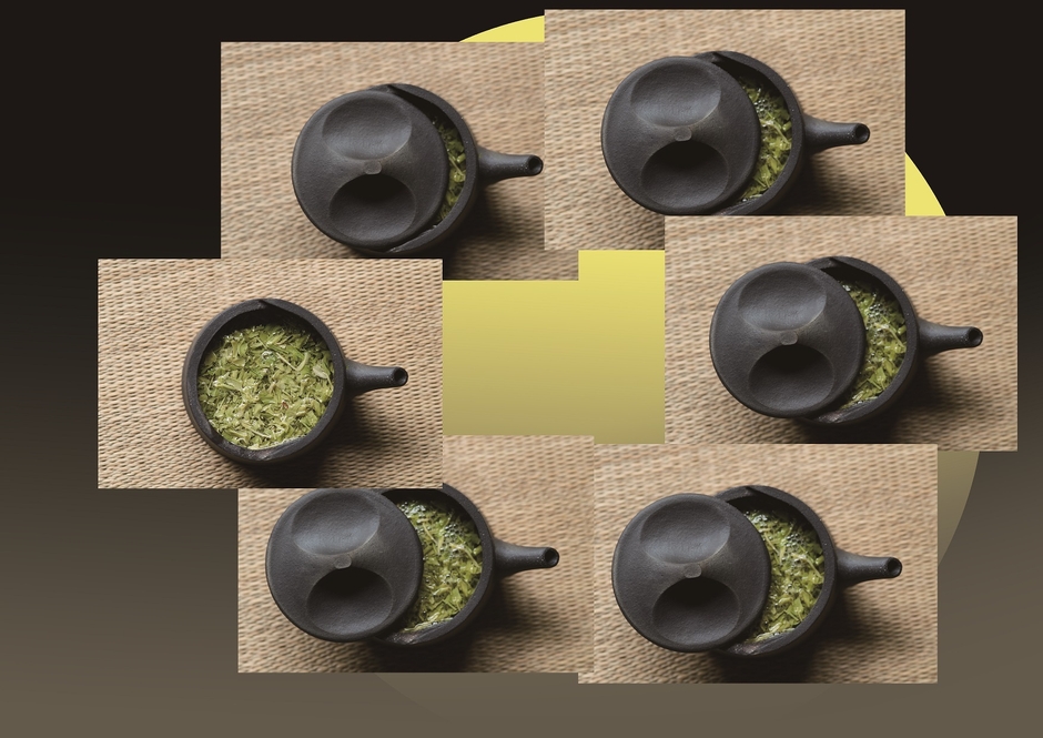 スライド式の蓋で月の満ち欠けを表現