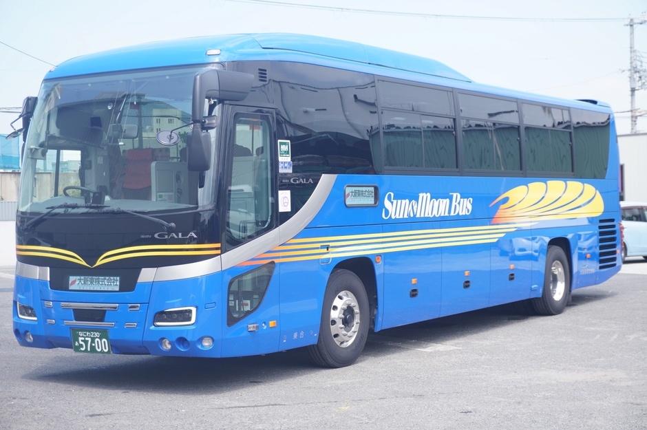 本路線で使用する高速乗合バス車両