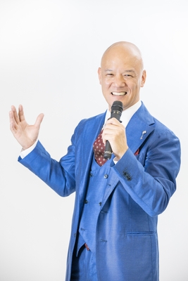 SNS総フォロワー数250万人超のYouTube講演家、鴨頭嘉人