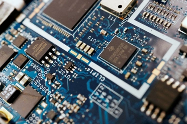 日本の半導体市場規模は2034年までに644億米ドルに達し、2026年から2034年にかけて年平均成長率（CAGR）4.60%で推移する見込みです。