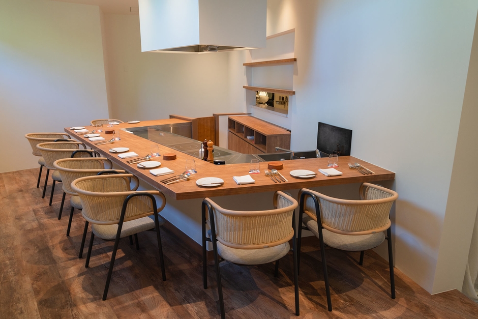 離れカウンター席A