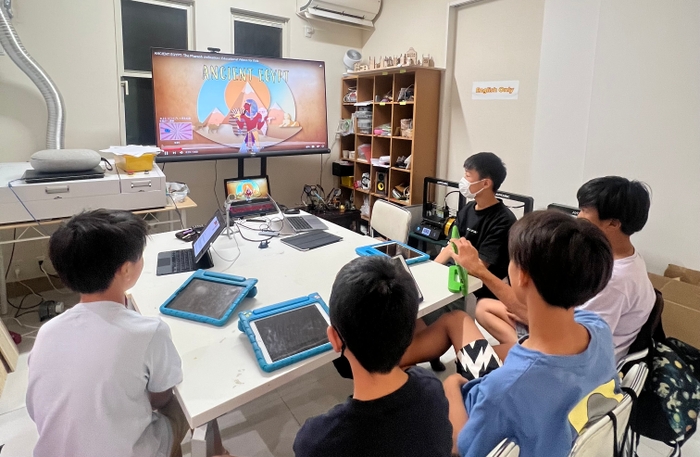 大型スクリーンで意見を共有