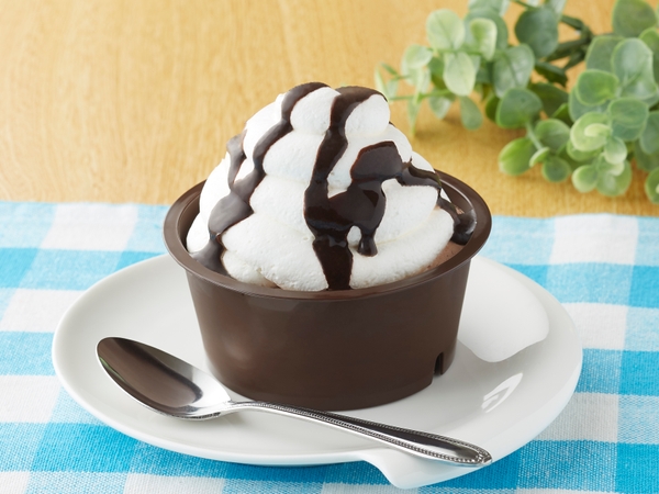 ホイップまみれのガトーショコラ(画像はイメージです。)