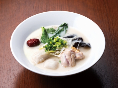 濃厚鶏白湯|辛くない(薬膳なし)|780円(税込)