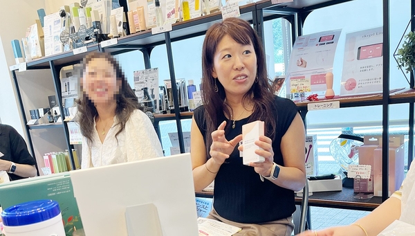 参加者からのお問合せにお答えするICHI BUNNO ICHI代表宮前さん