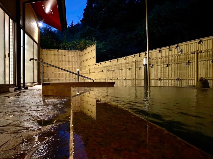 ムーディーな露天風呂