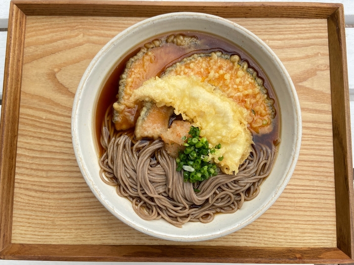 「軍鶏(シャモ)天そば」/価格:1,180円(税込)