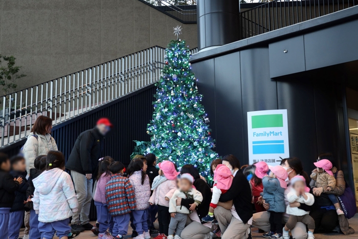 （第2回 i-Mallクリスマスツリー点灯式の様子）