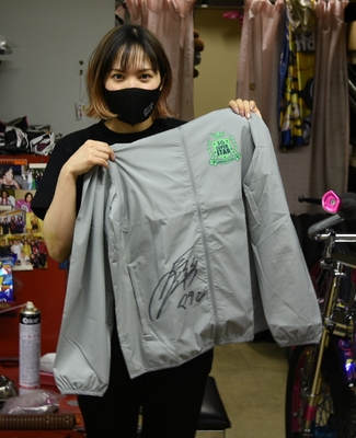 佐藤摩弥選手サイン入りジャンパー