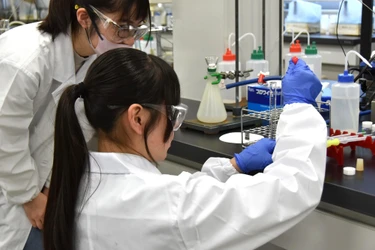 【名城大学】2026年誕生の理工学部化学・物質学科が高校生向け「体験実習講習会」を開催！