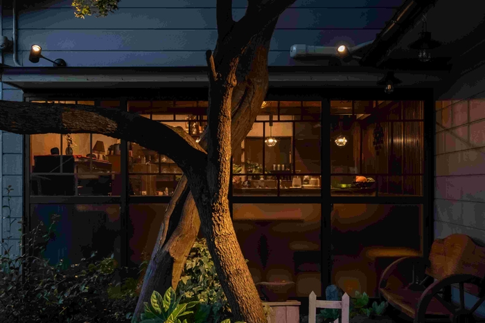 外から見る店内