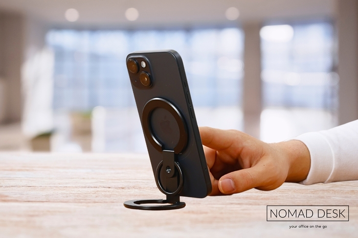 スタンドとして縦向きで使用