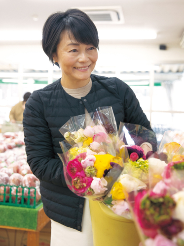 近くの直売所でお花を購入。