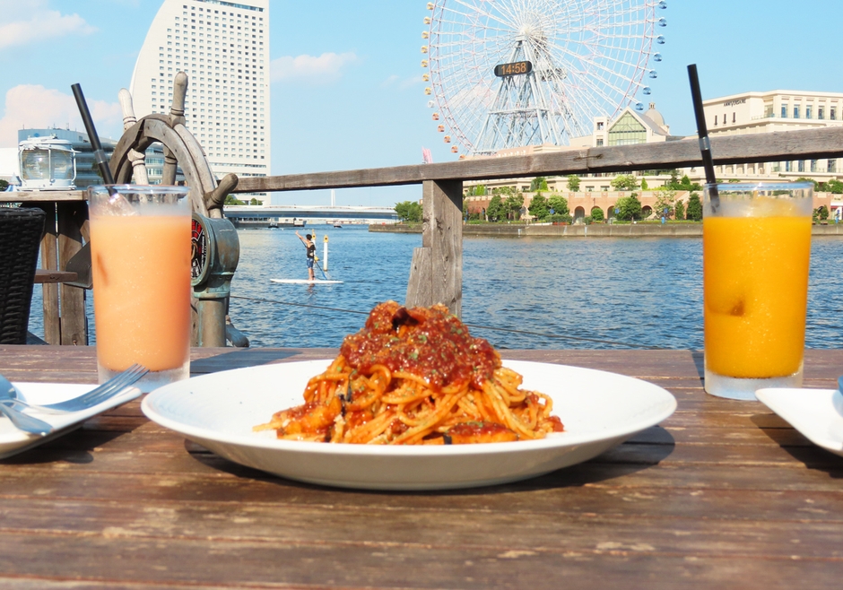 最高のロケーションで絶品料理を堪能