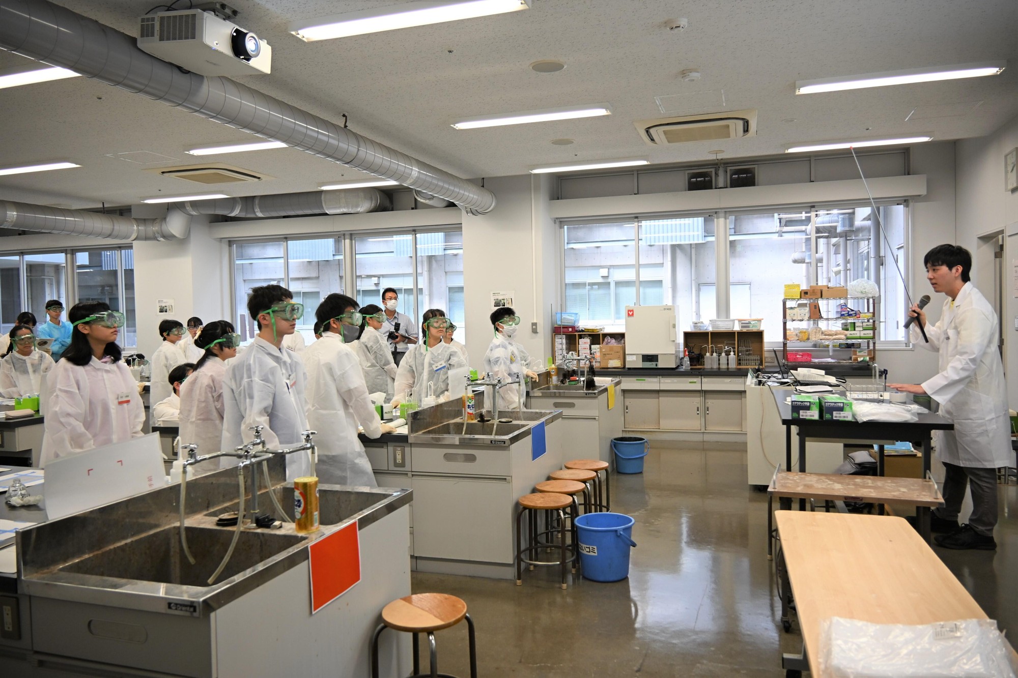 【名城大学】白川英樹博士の「科学のバトン」を次世代へ 学生団体「SCIENCE LIGO」が特別実験教室を開催