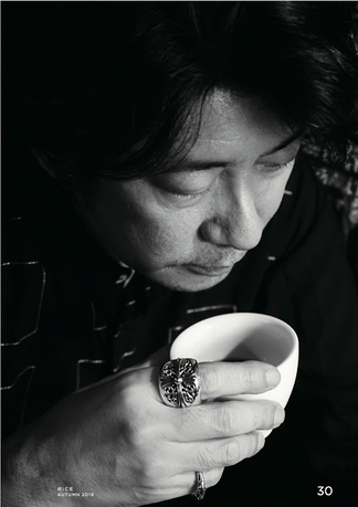 特集の誌面の一部。永瀬正敏×鋤田正義「COFFEE AND CIGARETTES」