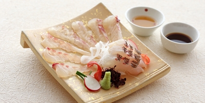 造里:鳴門鯛薄造り 松皮造り