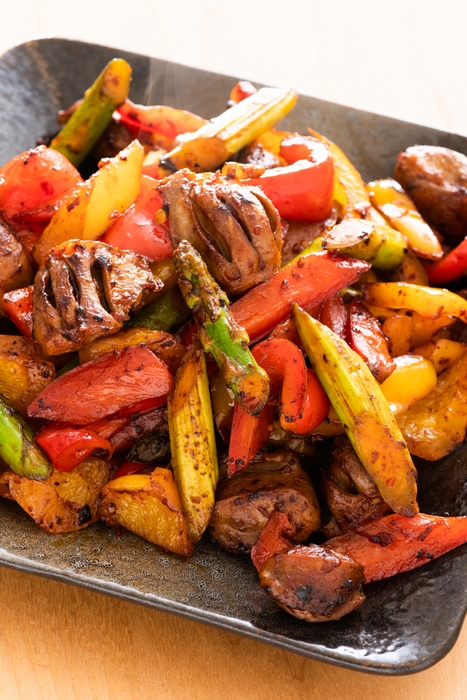 砂肝、パプリカ、アスパラガスの豆板醤バター炒め