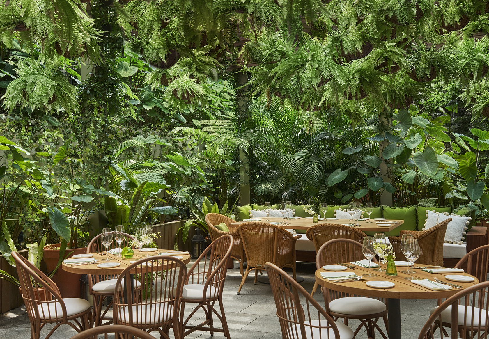 FYSH at EDITION - テラス