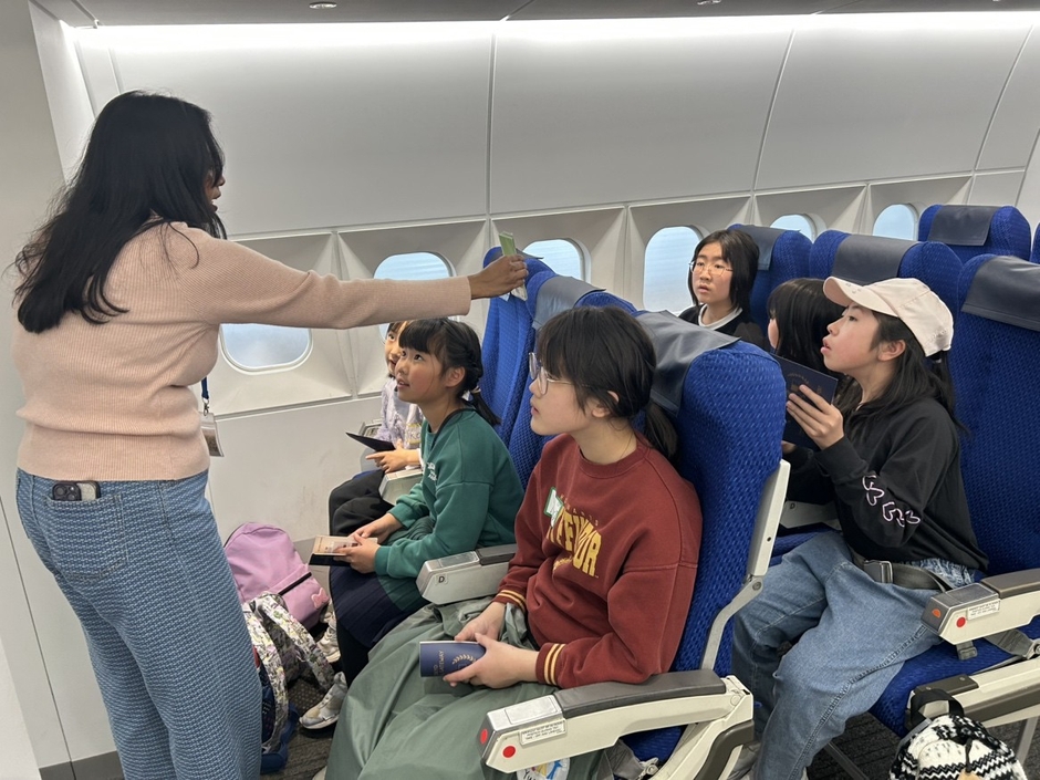 TGG立川「エアポートシーン」を体験している様子