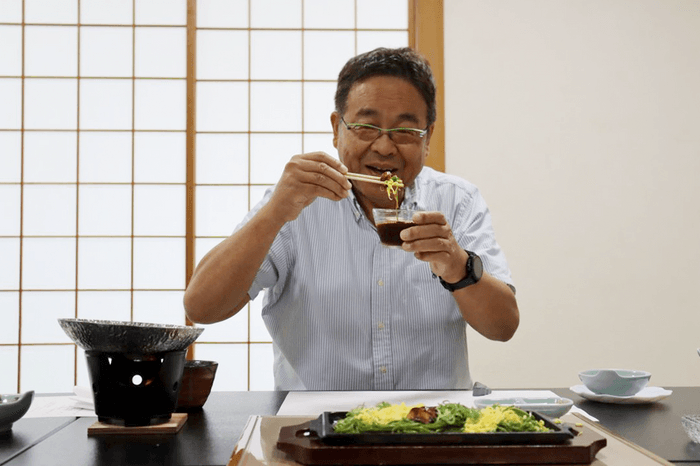 「味は申し分ない」と話す山本准教授