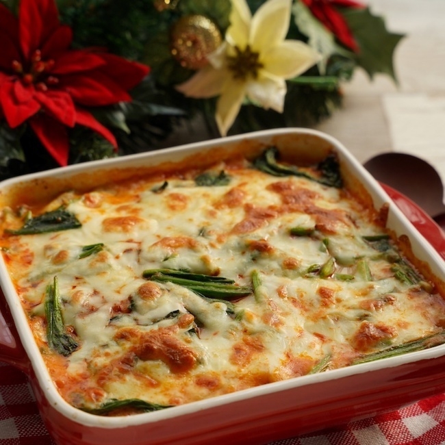 餃子の皮で簡単ラザニア!クリスマスをゴージャスにする15分レシピ