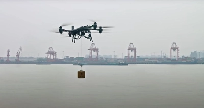近畿大学東大阪キャンパスで運搬用ドローンの実証実験を実施　学生対象の小型ドローン操作体験会も同日開催