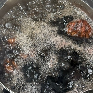 調理工程(5):アク抜きを8回ほど繰り返す