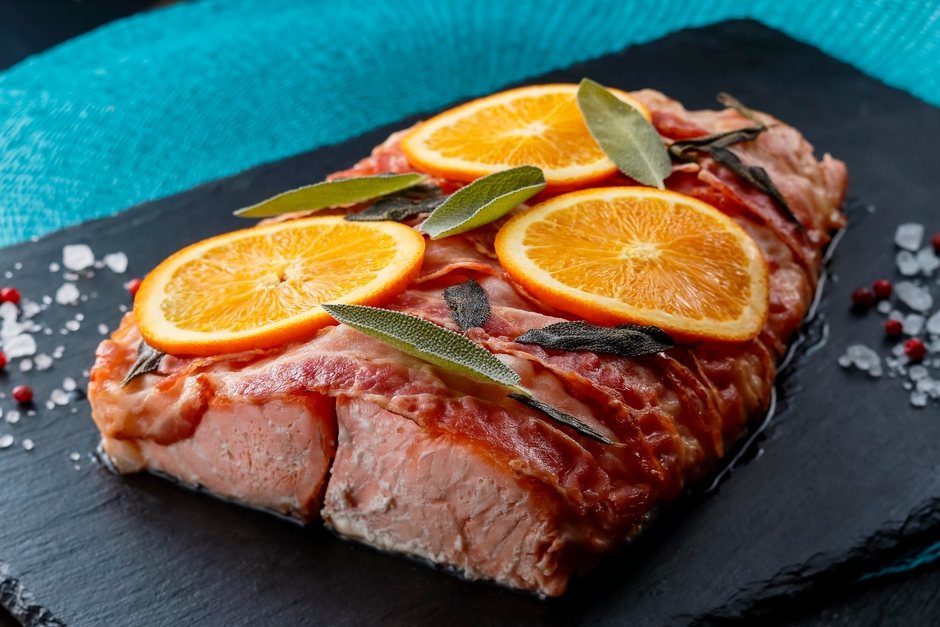 【Lunch & Dinner】サーモンとベーコンのオーブン焼き オレンジ風味