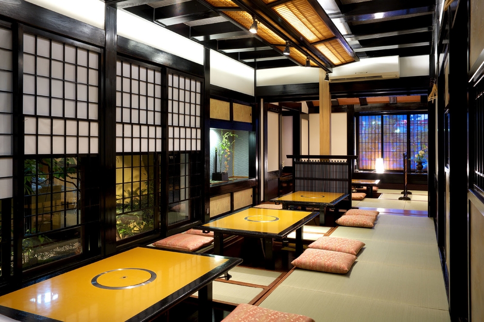 甲羅本店 店内2