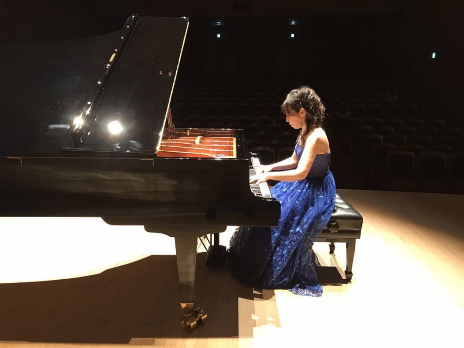 会員のピアニストによるオンラインコンサートイメージ