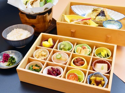 創作精進料理【色彩御膳】