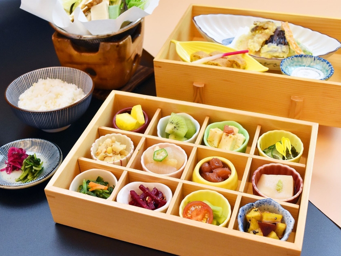 創作精進料理【色彩御膳】