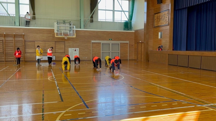 体育館での清掃活動