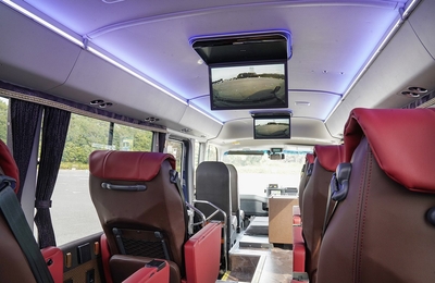 車内の液晶モニターは2カ所に装備