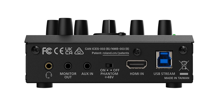 『UVC-02』 リア・パネル