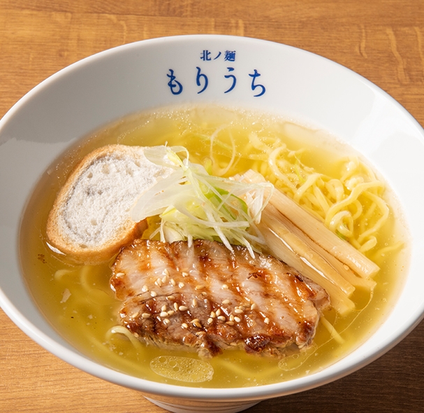 白しょうゆラーメン(880円/税込)