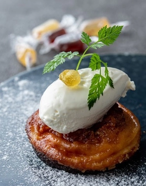 UHA味覚糖のキャンディ「純露」とのコラボレーションスイーツを 提供する『神戸ファーブルトン』が、1月11日新宿にオープン