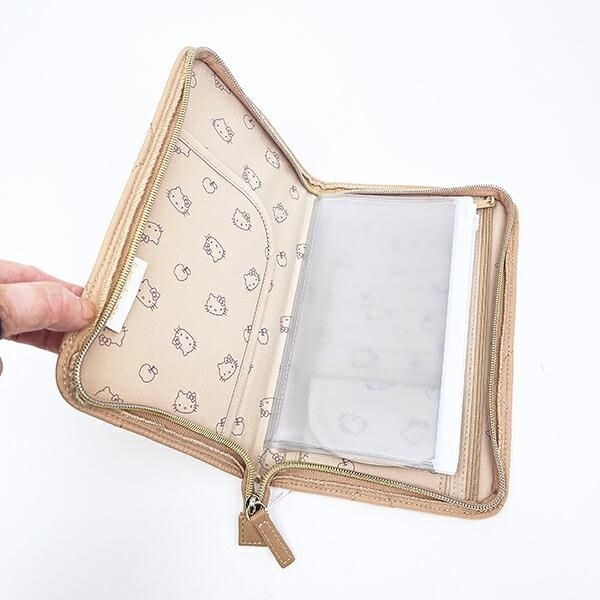 ハローキティのマルチケース