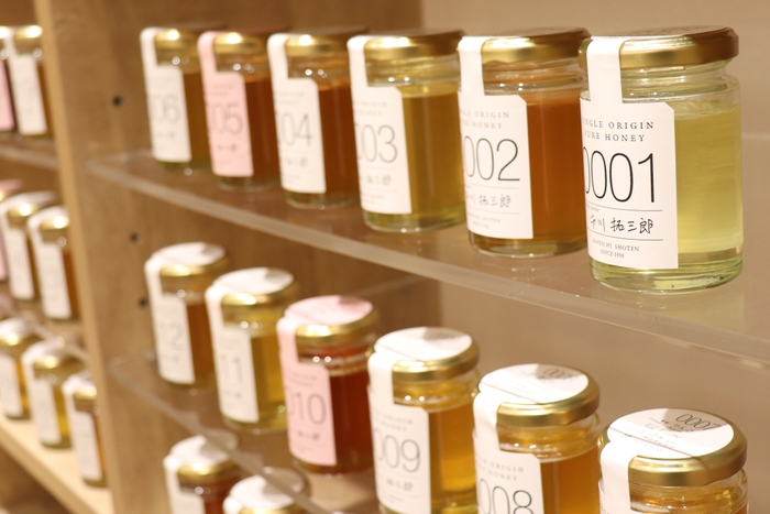 蜜源、場所、時期により分けられたシングルオリジンハニー