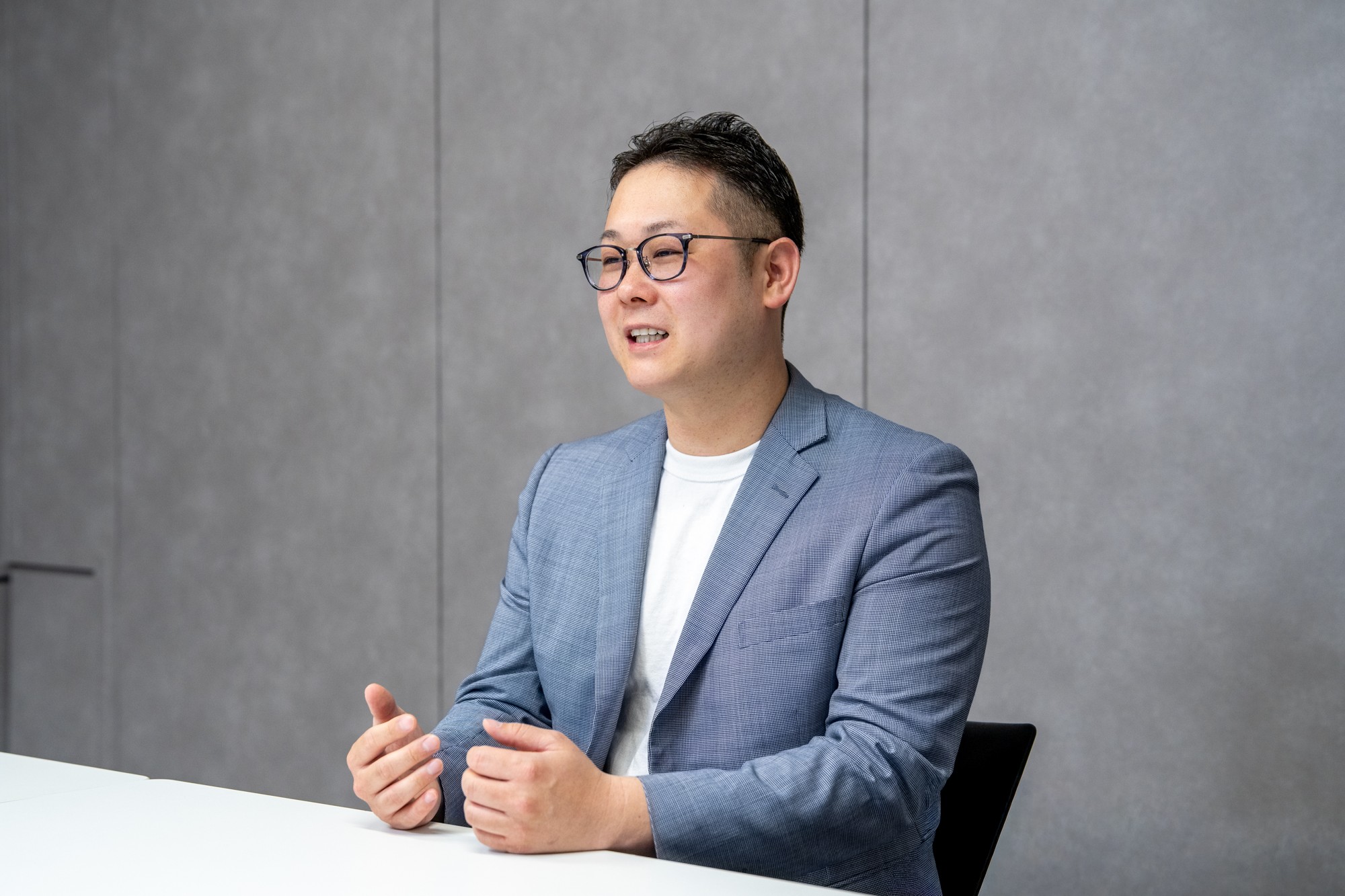 「間に合わない」「品質が悪い」「連絡がつかない」——他社に見放されたクライアントが駆け込む先に。Ohshiro Group代表・菅具大城 単独インタビュー