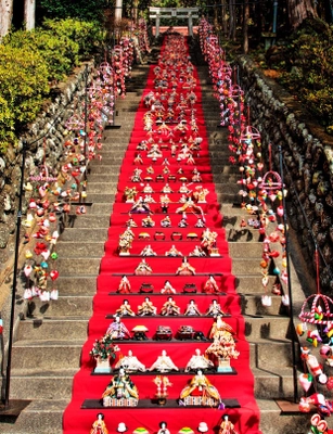 日本一の118段雛飾り！伊豆稲取温泉の「素盞鳴神社雛段飾り」が 2023年2月18日～3月12日に開催