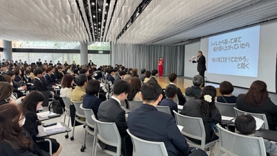 吉本新喜劇の川畑泰史氏が入学式当日に「大阪人対策講座」を開催　地方出身や「ぼっち」の新入生に大阪人あるあるや会話術を指導