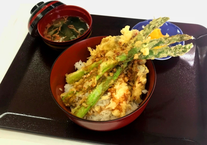 遠別町のアスパラ天丼