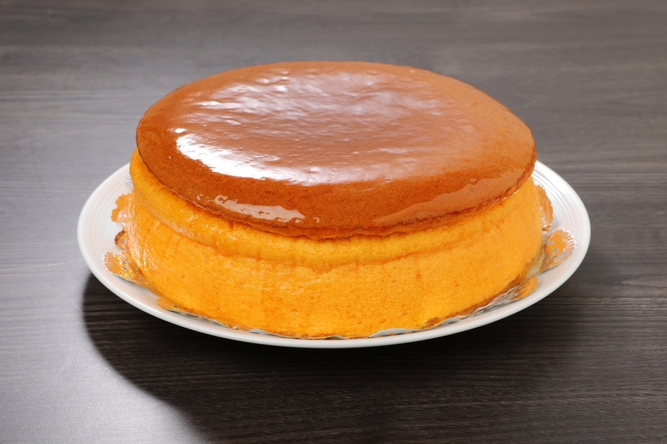 表面はツヤツヤ、お口の中で溶けていくようなしゅわしゅわ食感が特徴