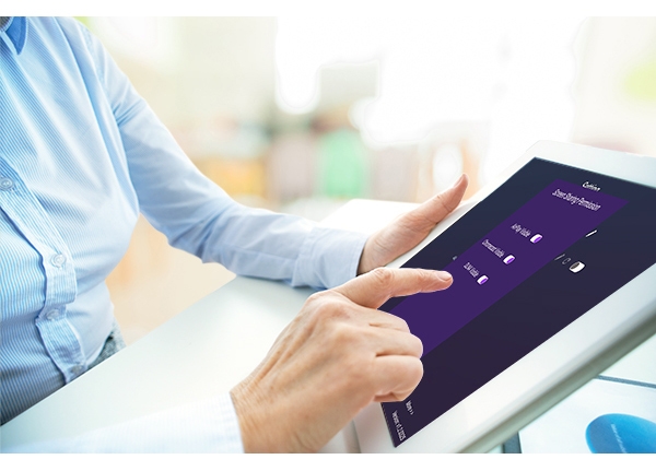 クラウド上で電子黒板をリモート管理DMS