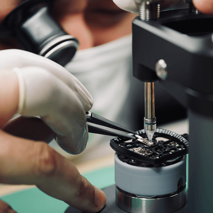 ゼロタイム自社工房にて組み立て