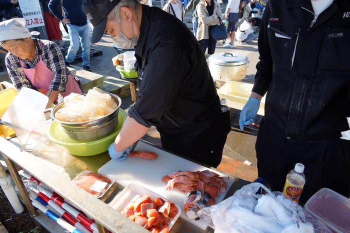 早朝からはらこめしを作ります