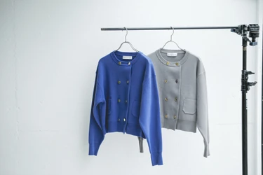 お客様アンケートで選ばれた待望の“新色”が登場！「カーディガンなのに、まるでジャケット」オンオフ活躍する大人の上品ニット 
